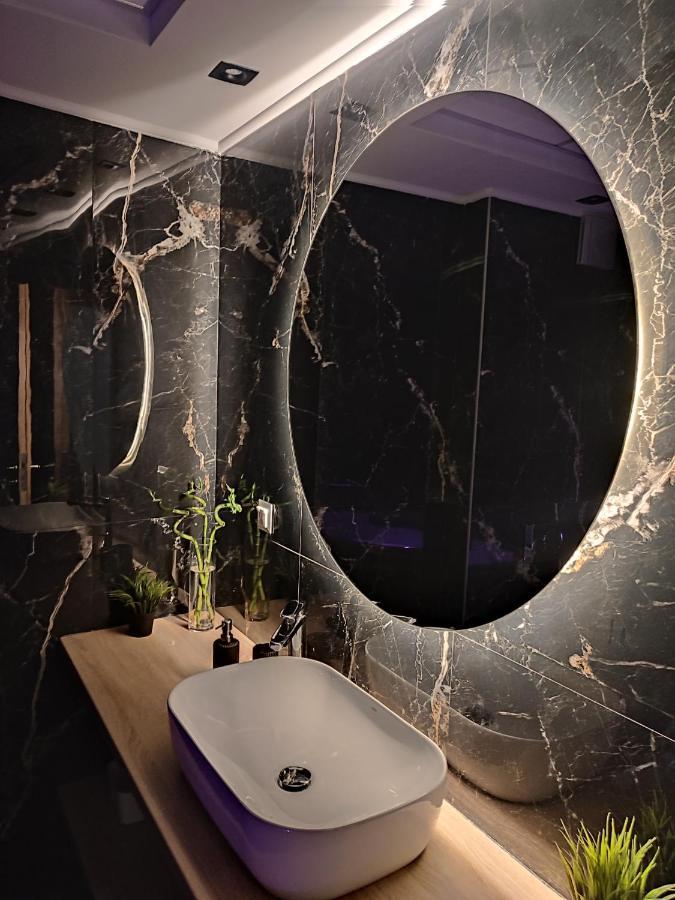 Amazing Apartments @ Monastiraki Subway Station Ateny Zewnętrze zdjęcie